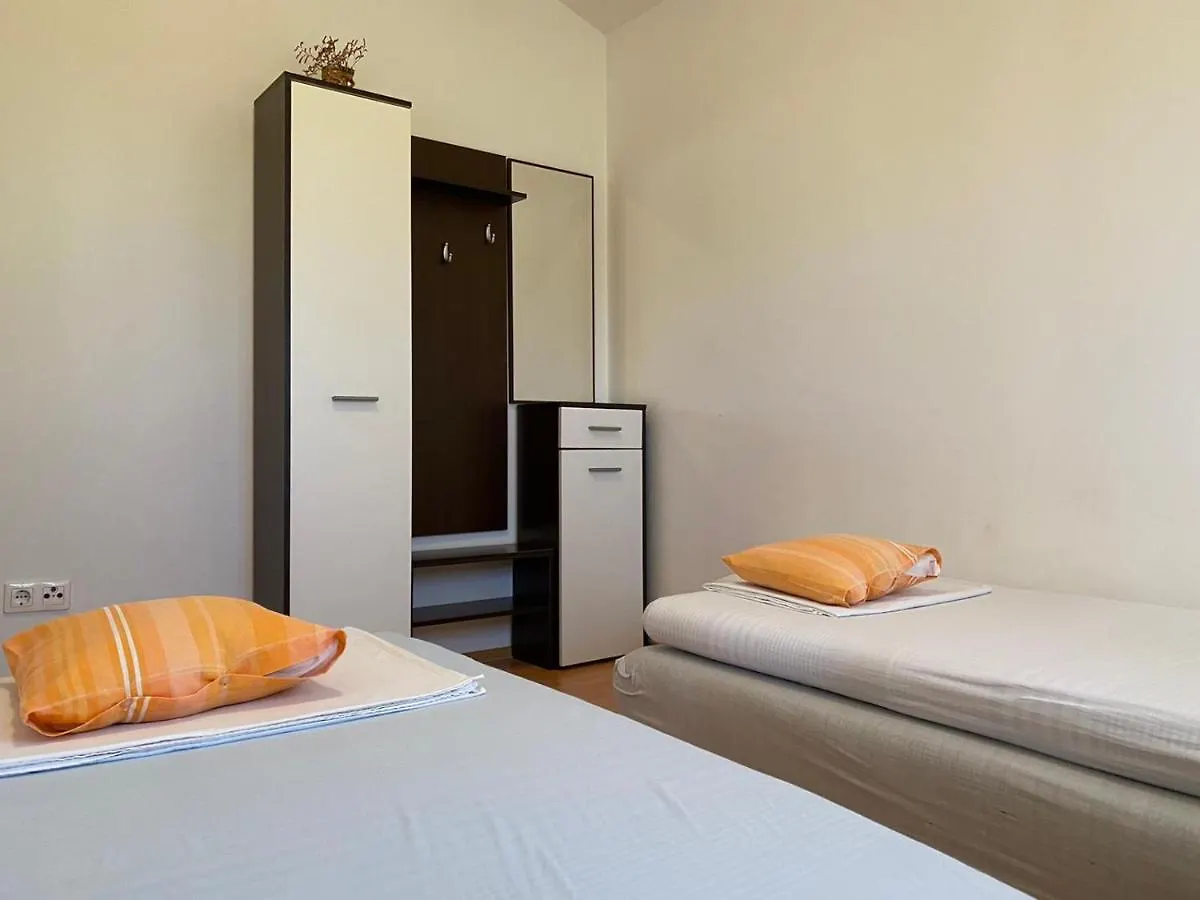Apartment Apartman Olic Razanac