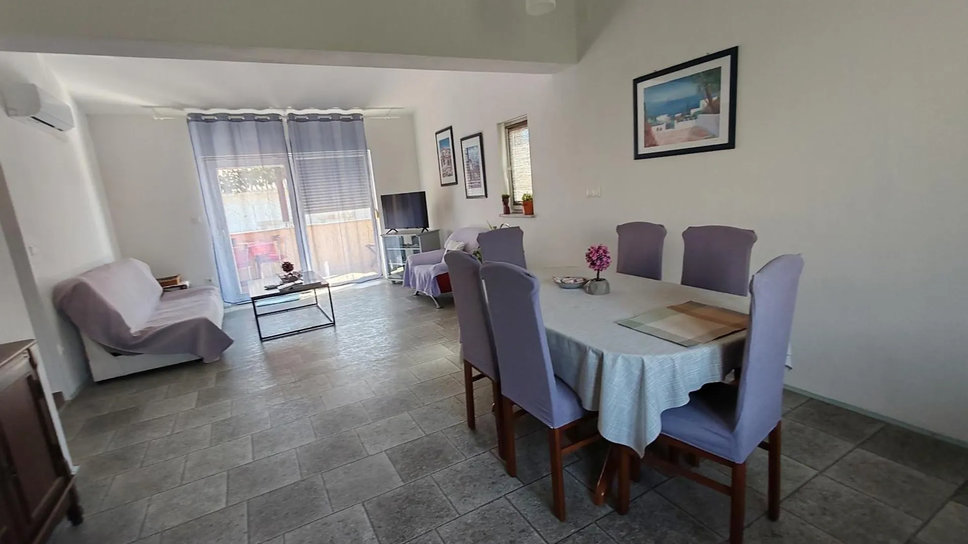 Apartment Apartman Olic Razanac